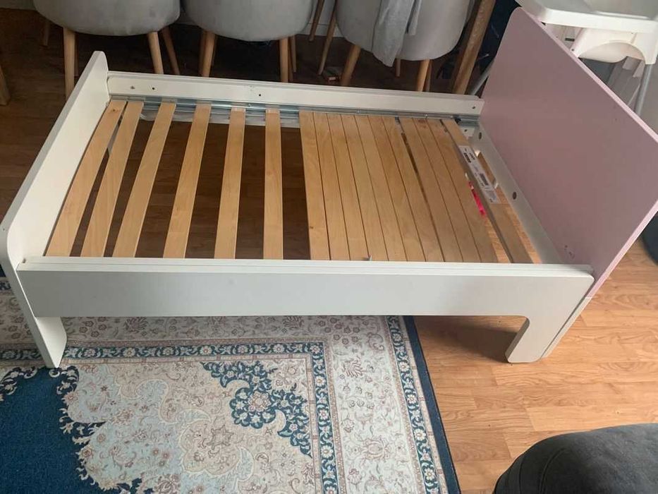 cama EXTENSIVEL do Ikea SLAKT + cabeceira ROSA