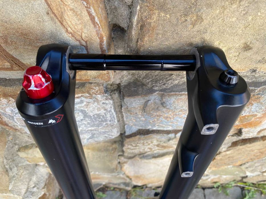 Вилка RockShox Yari RC 29 Boost 170mm 42offset Ідеальний стан