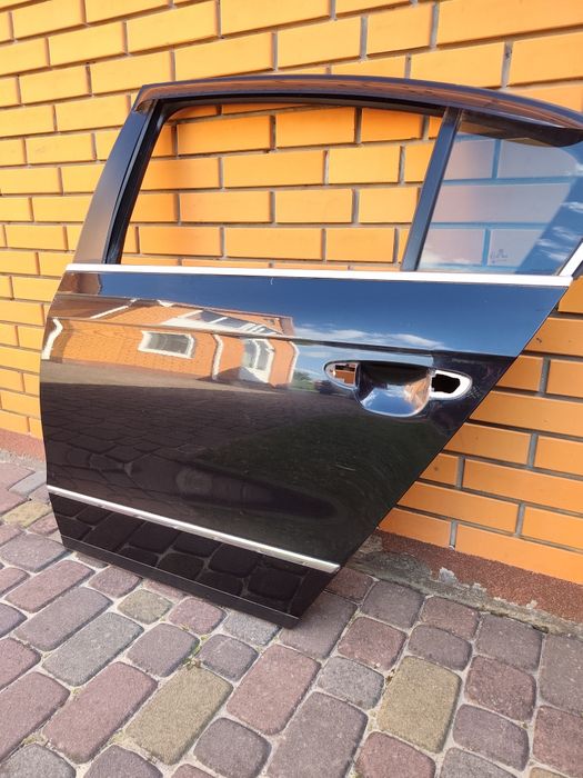Задні двері, дварка Volkswagen Passat B6 Седан 2005-2010 LC9X чорні, Оригінал Європа