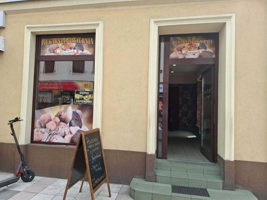 Lokal handlowo-usługowy do wynajęcia w Rawiczu, w Centrum miasta