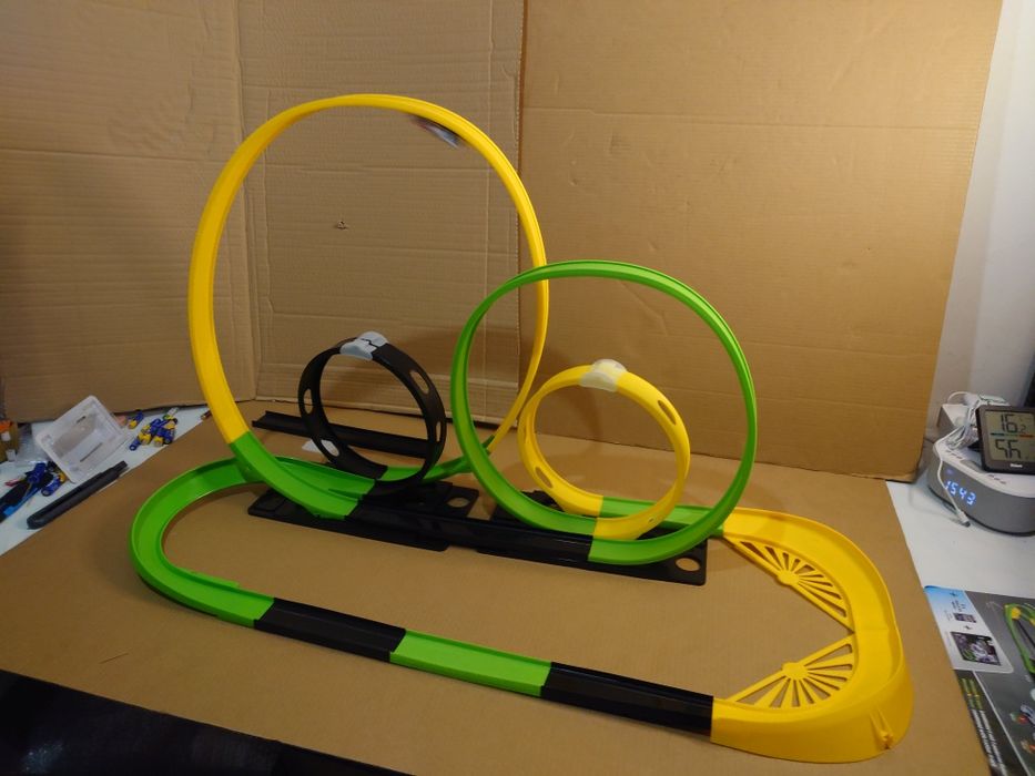 Tor wyścigowy samochodowy 4 Pętle Elastyczny 3 tory 6,90m XXL Darda