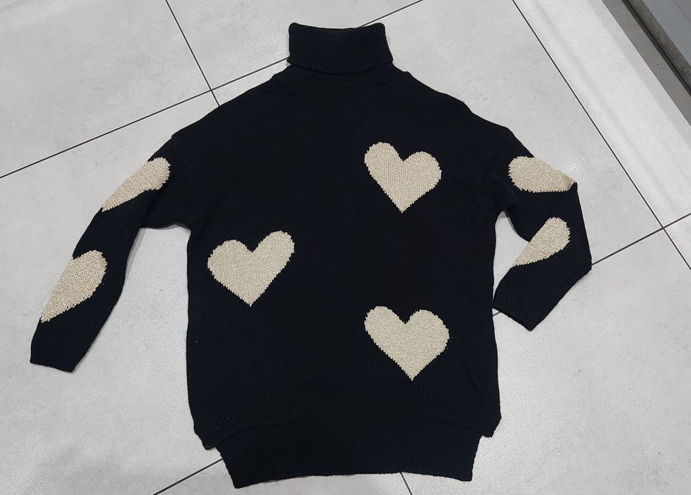 Golf, sweter czarny w złote serca