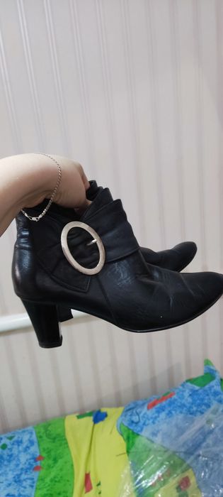 Демисезонные сапоги ботинки на каблуке 38 размер