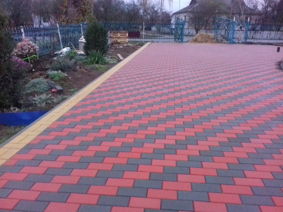 Вкладання Бруківки Тротуарної плитки