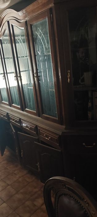 Movel e mesa de madeira