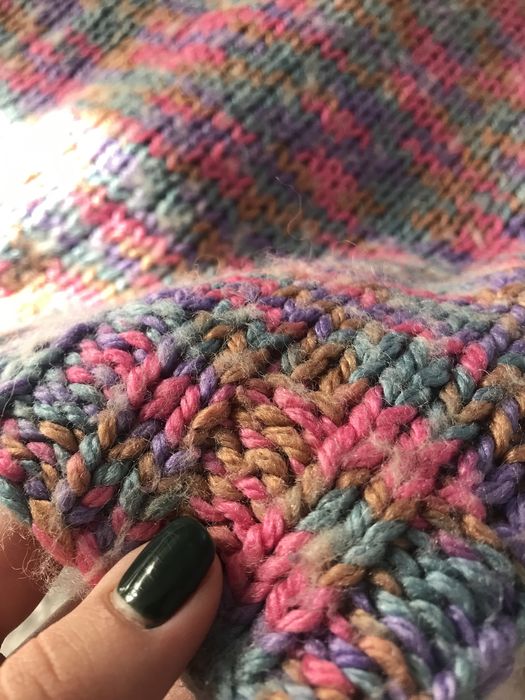 Свитер вязаный