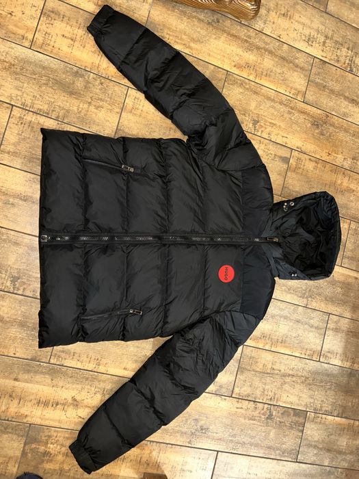 Зимовий пуховийк Hugo boss  новий