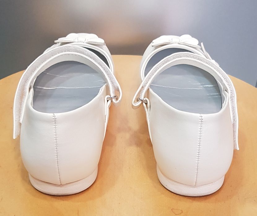 Buty białe-baleriny 36