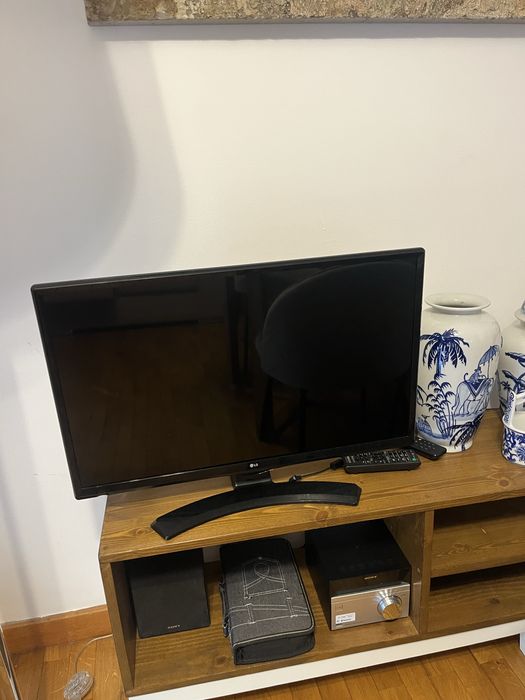 TV LG Smart TV 28”
