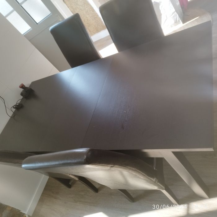 Vendo mesa extensível em bom estado.