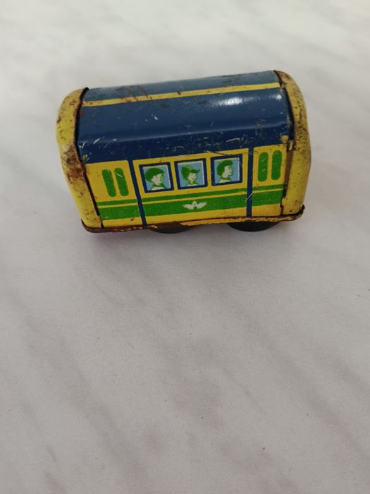 Игрушка заводной автобус