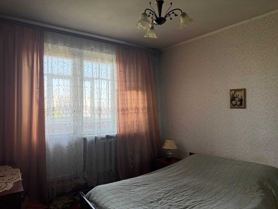 Продам трикімнатну квартиру Малікова