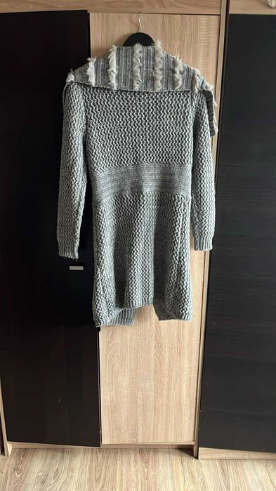 Sweter rozpinany nr 5.