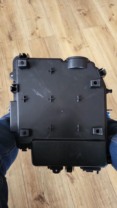 EU SKRZYNKA OBUDOWA BEZPIECZNIKÓW RENAULT MASTER IV V, INTERSTAR 2025- NOWA