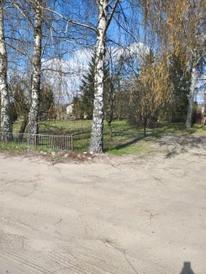 Dzialka budowlana w spokojnej okolicy.