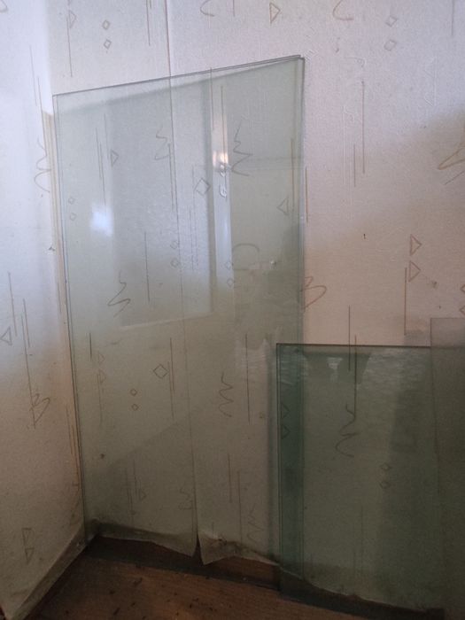 Szyby z szafek dwa wymiary