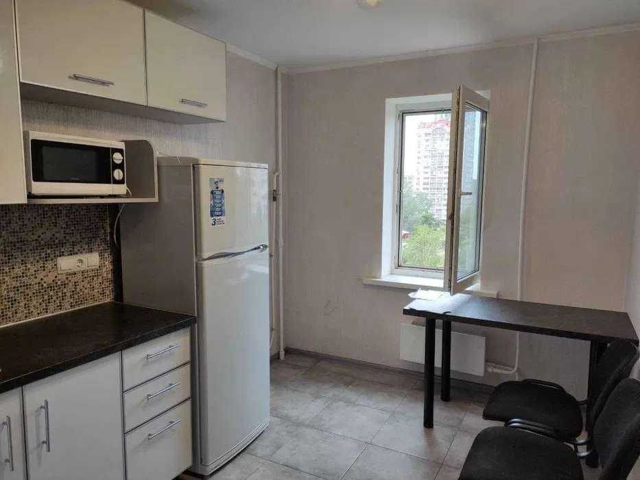 Оренда 1-к квартири на вул. Прилужна