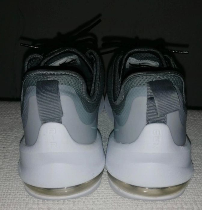 NIKE Air max axis 39
