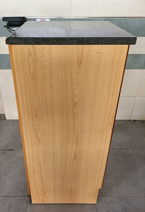 Balcão em faia, tampo em granito
