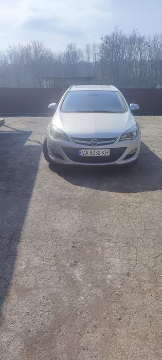 Продам Опель Астра  j sports turer рестайл