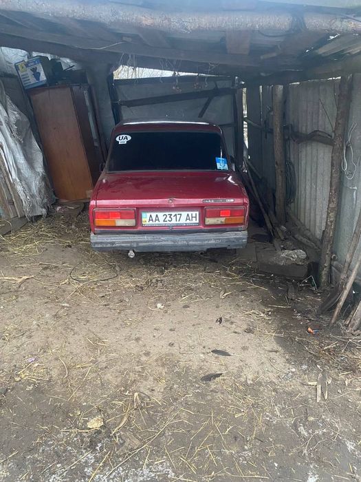 Потребує лакофарбування переднього правого крила!
Технічно справна 
Нова вся резина !!!