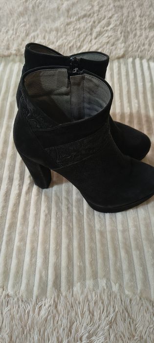 Botas Muito Pouco Usadas - GINOVA