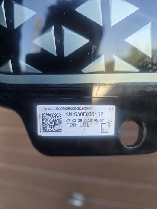 Grelha frontal BMW iX (i20)