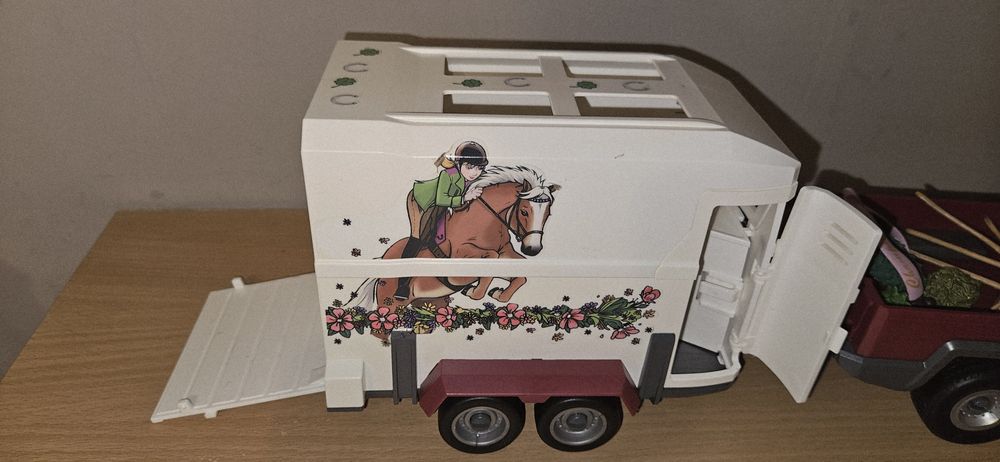 Schleich pojazdy Pick-up + Mobilna lecznica