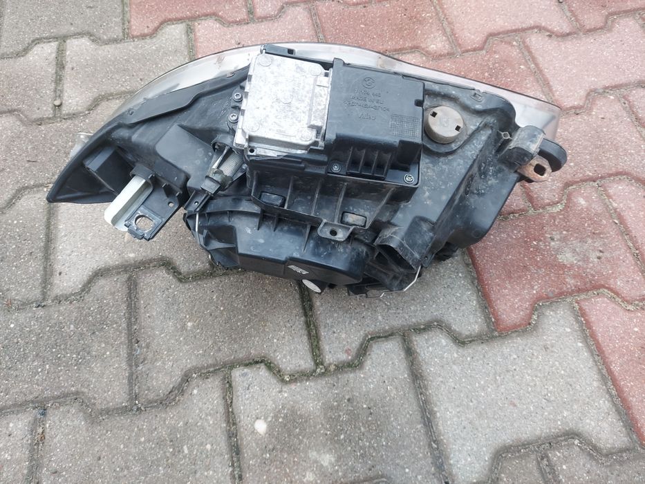 Lampa reflektor BMW E81 E82 E87 E88 xenon skrętna dynamic prawa