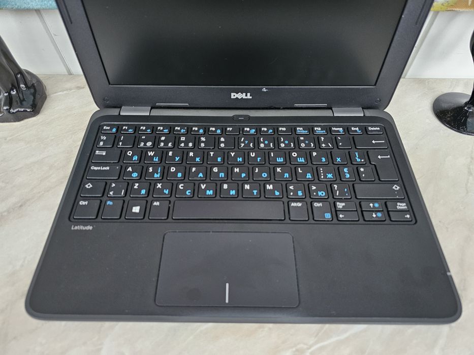 Ноутбук Dell Latitude 3180