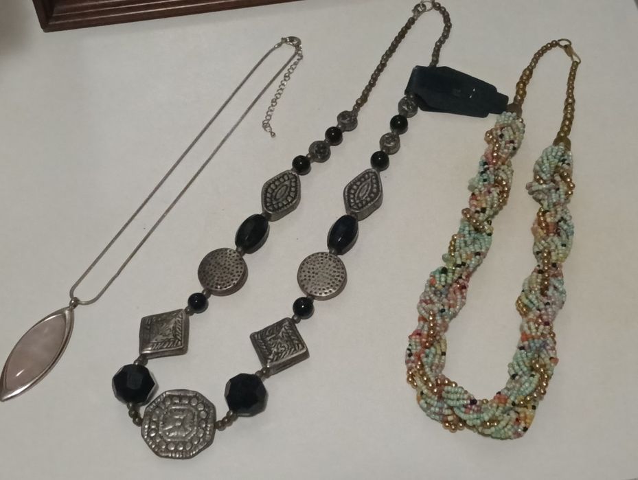 Três belos colares