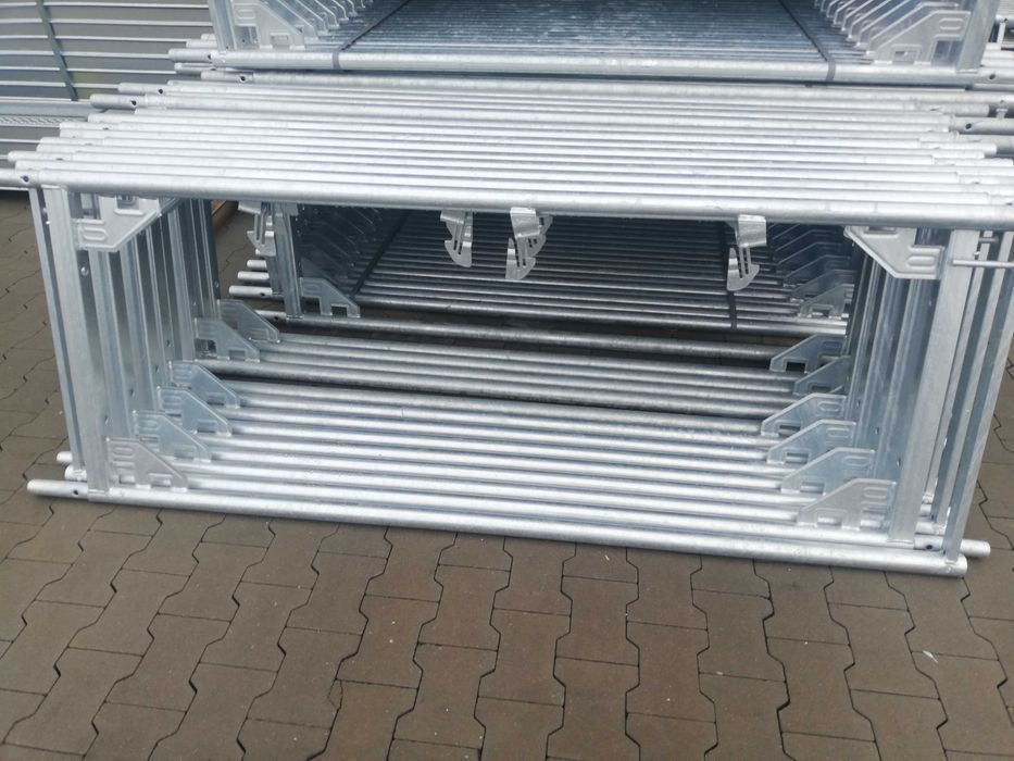 Rusztowanie fasadowe 200m2 Typ L73 bauman altrad klinowe