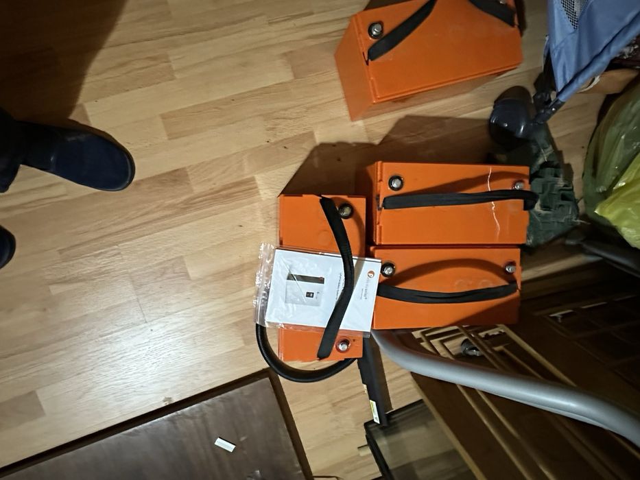 Продам батарея Merlion 12v 100ah gel