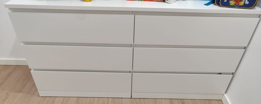 Cómoda  para quarto