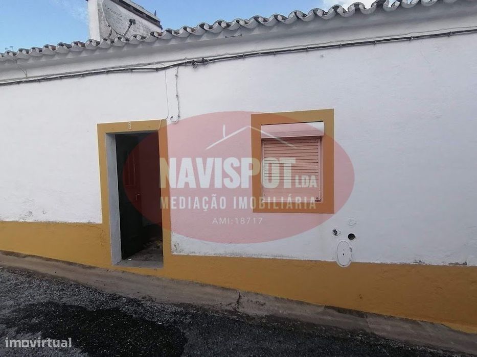 Moradias para Restaurar - Azaruja - Évora