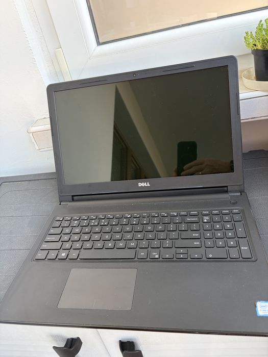Laptop Dell  Ispiron 15 dysk SSD  ,8 GB  RAM , Intel Core i3 super stan