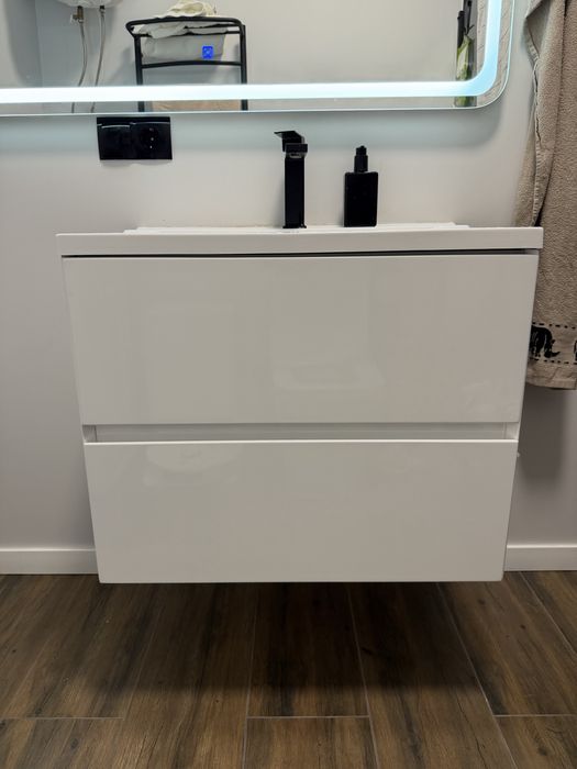 Тумба під мийку навісна у ванну