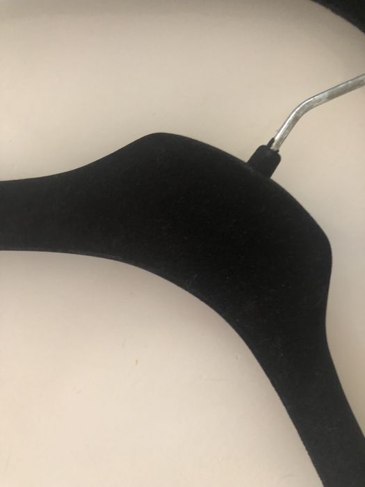 2 Cestos palhinha brancos Zara Home Novos, cabides veludo