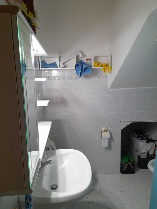 casa indipendente tre piani a fabriano italia