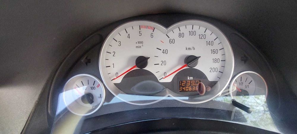 Opel corsa 1.3 cdti, comercial, a gasóleo de 2005, ar condicionado.