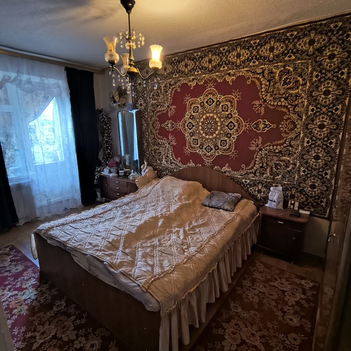 Продаж двокімнатної на Героїв Десантників