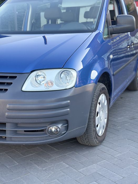 Volkswagen Caddy 1.6mpi бензин