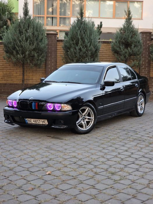 Продам бмв е39 520i