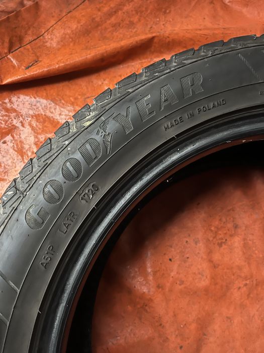 Opony wielosezonowe Goodyear Vector4Season 235/50/18 2020