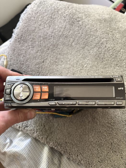 Radio alpine CDE-9872RM