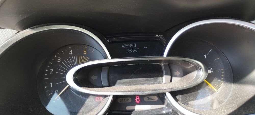 Renault Clio carrinha muito bonita e com muita qualidade .Tem garantia  de 18 meses de comum acordo . Pode ver mais pormenores em Dannycar.pt