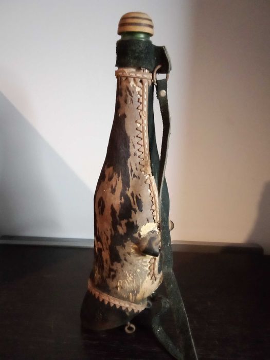 Garrafa Couro Antiga