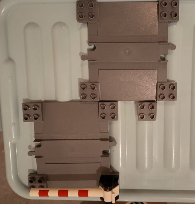 2 przejazdy z zaporą szlabanem LEGO Duplo