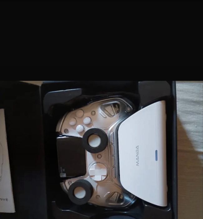 Gamepad Mamba One – Transparente com Ecrã LCD (Estado novo)