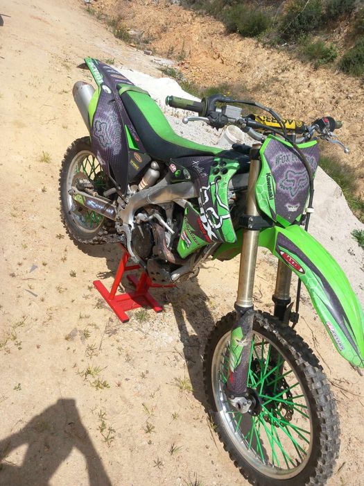 KXF 250 Kawasaki com documentos